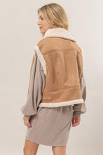 Load image into Gallery viewer, Fur-Contrast Zip Up Suede Vest