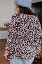 Load image into Gallery viewer, Have It All Angel Sleeve Top in Black Floral